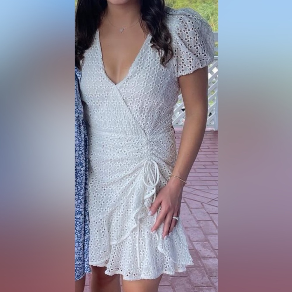 White eyelet summer bridal dress perfect for brides